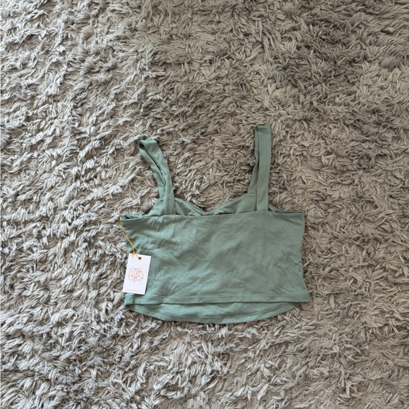 Backyard Roses - Lauren Top - Picture 4 of 4